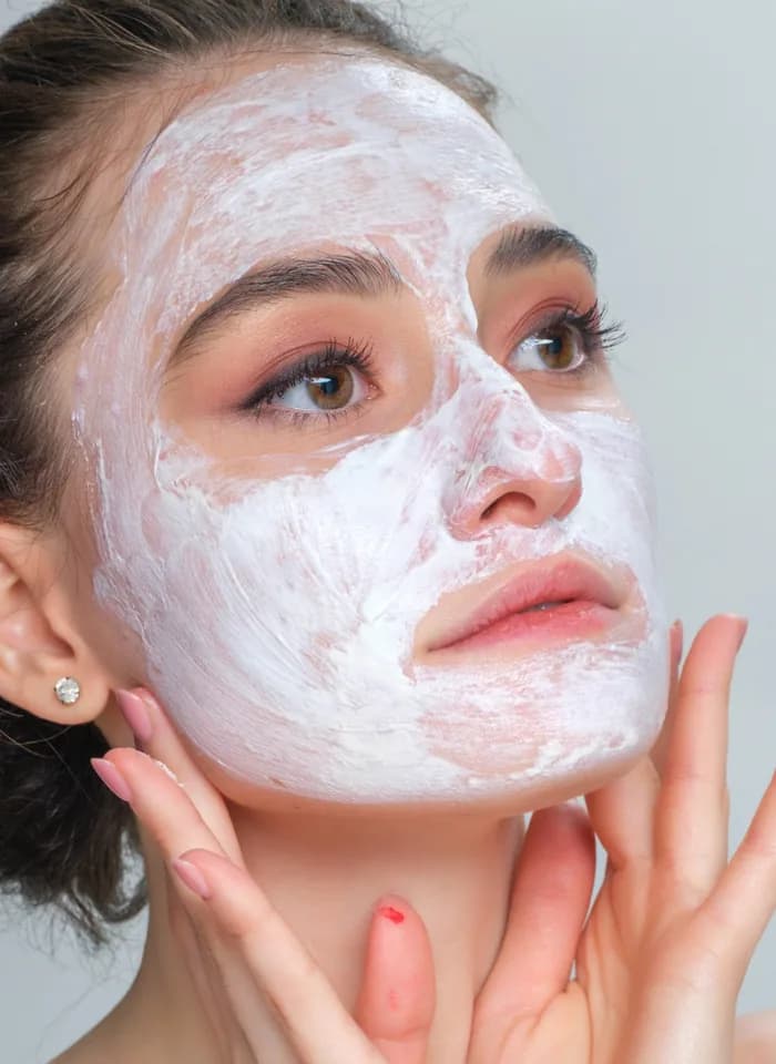 Уход за лицом: маска для лица в студии красоты LUNE BEAUTY в Москве